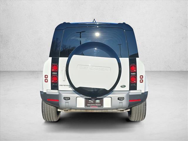 Used 2023 Land Rover Defender 110 SE image 6