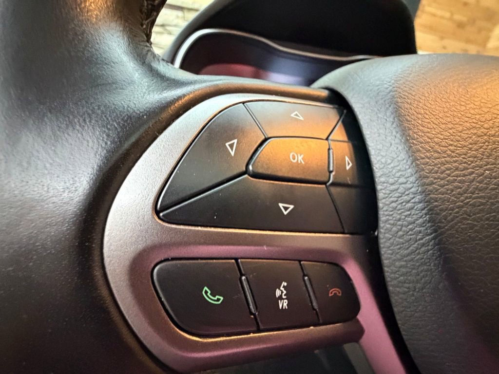 Used 2021 Jeep Cherokee Limited image 22