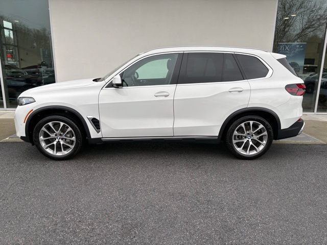 Used 2025 BMW X5 xDrive40i AWD/4WD image 2