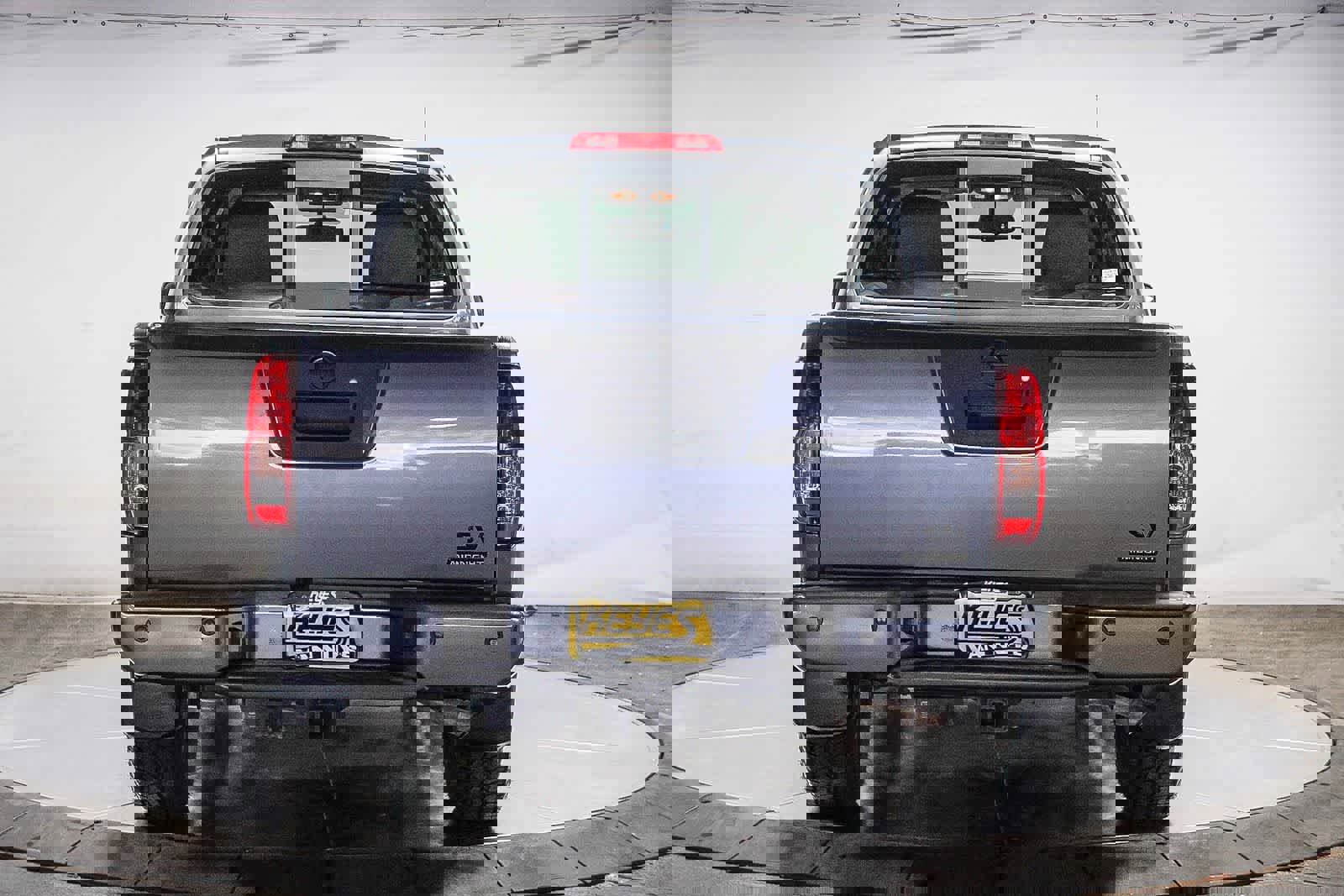 Used 2020 Nissan Frontier SV w/ Midnight Edition Floor Mats image 5