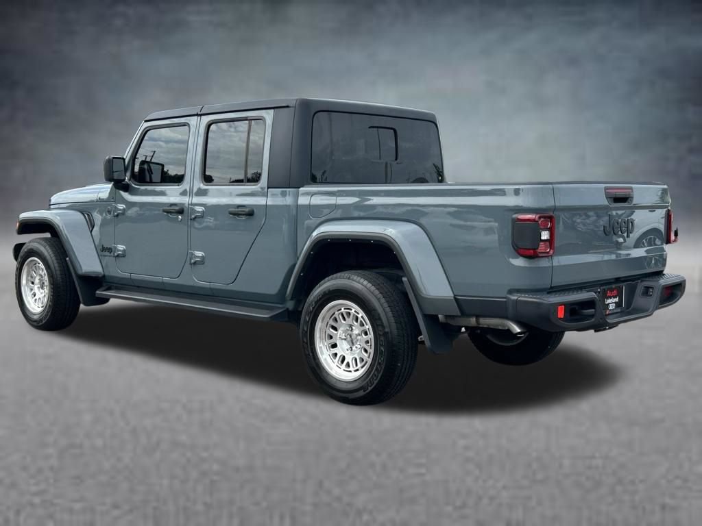 Used 2024 Jeep Gladiator Sport AWD/4WD image 3