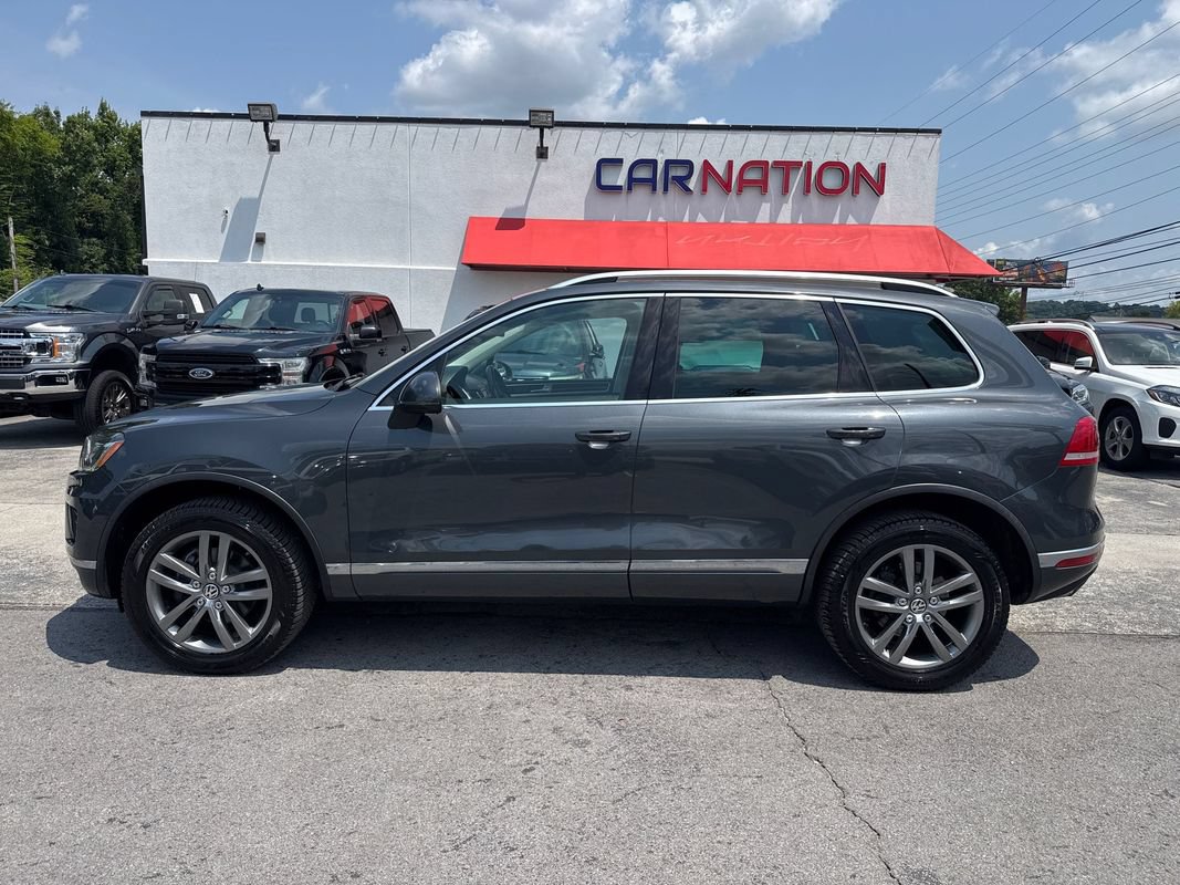 Used 2016 Volkswagen Touareg VR6 AWD/4WD image 3