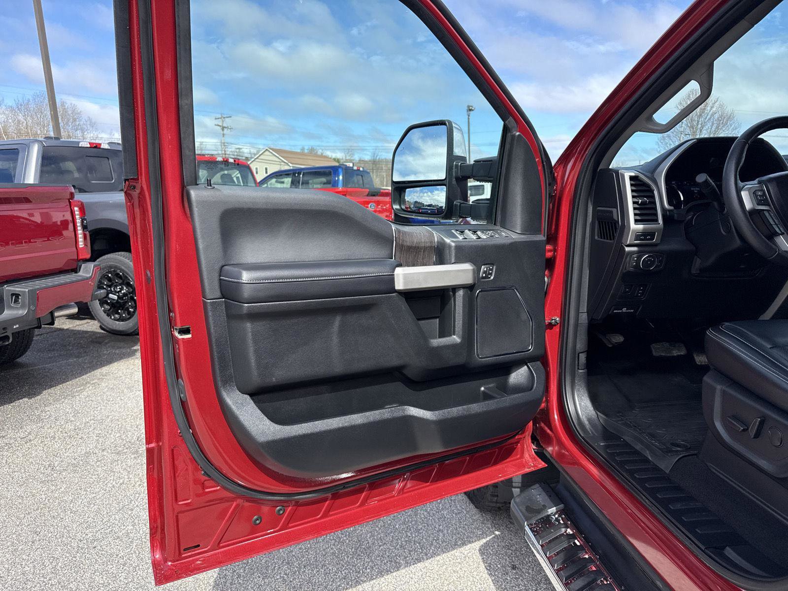 Used 2020 Ford F350 Lariat w/ Lariat Ultimate Package image 12