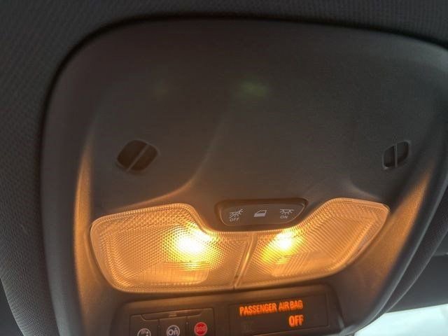 Used 2022 Chevrolet TrailBlazer RS w/ Convenience Package image 27