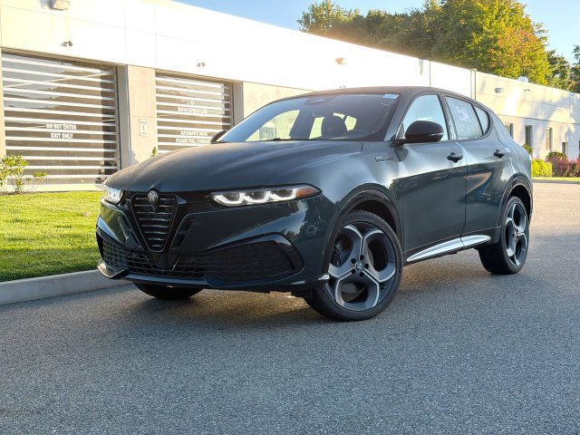 New 2026 Alfa Romeo Tonale w/ Active Assist Package AWD/4WD image 1