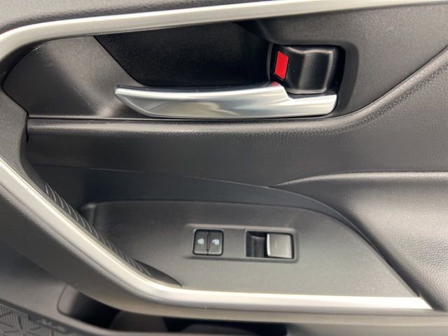 Used 2022 Toyota RAV4 XLE w/ Convenience Package image 24