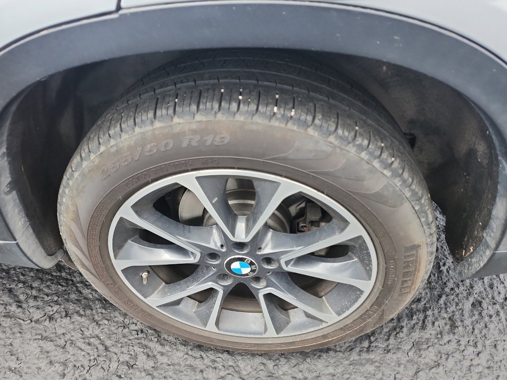 Used 2017 BMW X5 xDrive40e AWD/4WD image 11