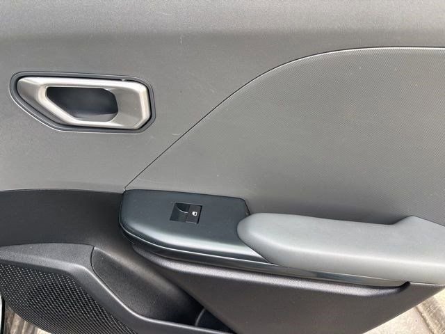Used 2025 Kia K4 LXS image 34