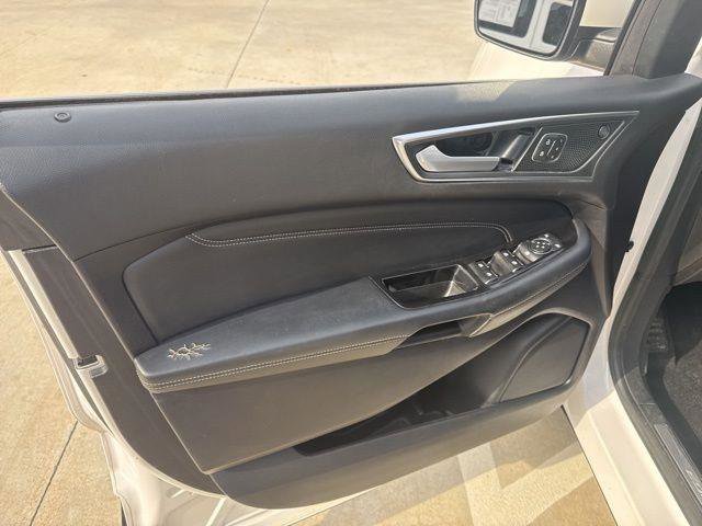 Used 2019 Ford Edge Titanium image 19