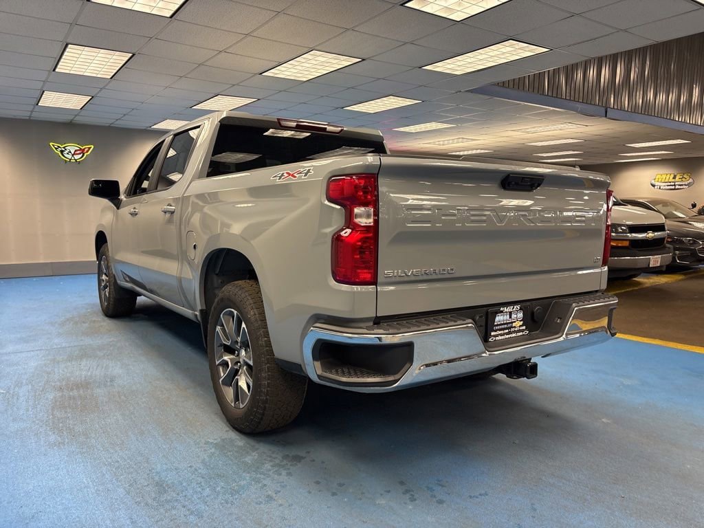 Certified 2024 Chevrolet Silverado 1500 LT AWD/4WD image 9