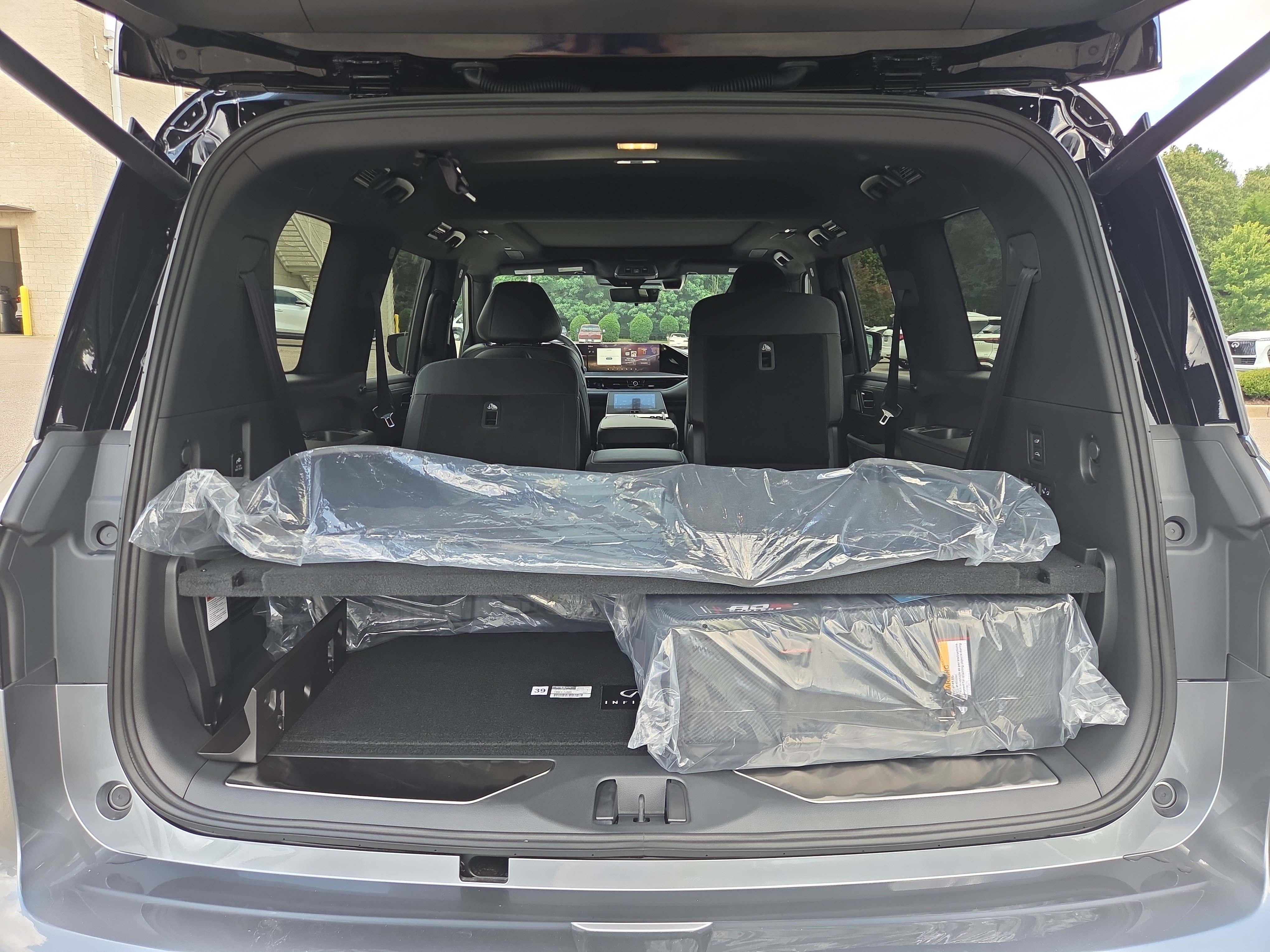 New 2027 INFINITI QX80 Autograph w/ Premium Cargo Package AWD/4WD image 8