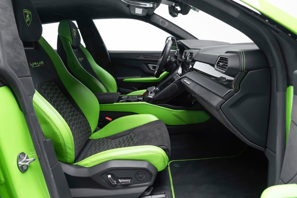 Used 2021 Lamborghini Urus AWD/4WD image 35