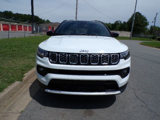 Used 2026 Jeep Compass Limited AWD/4WD image 5