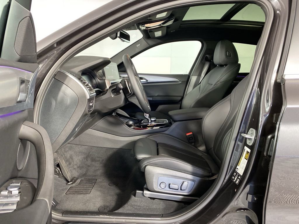 Used 2025 BMW X4 xDrive30i w/ Premium Package image 9