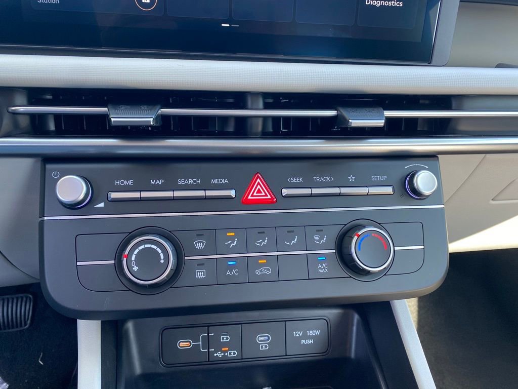 New 2026 Hyundai Tucson SE image 19