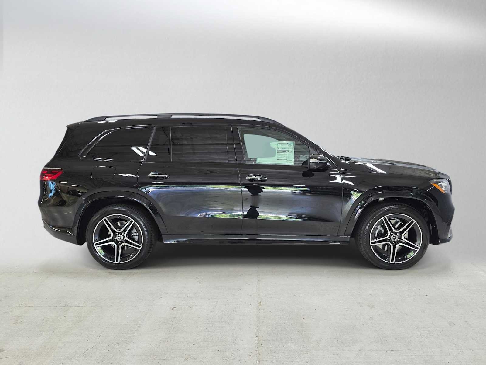 New 2026 Mercedes-Benz GLS 450 4MATIC image 2