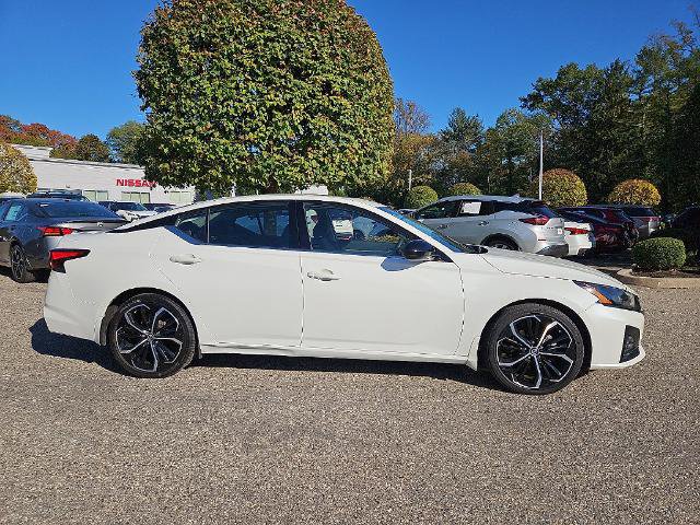 Certified 2023 Nissan Altima 2.5 SR w/ SR Premium Package FWD image 8