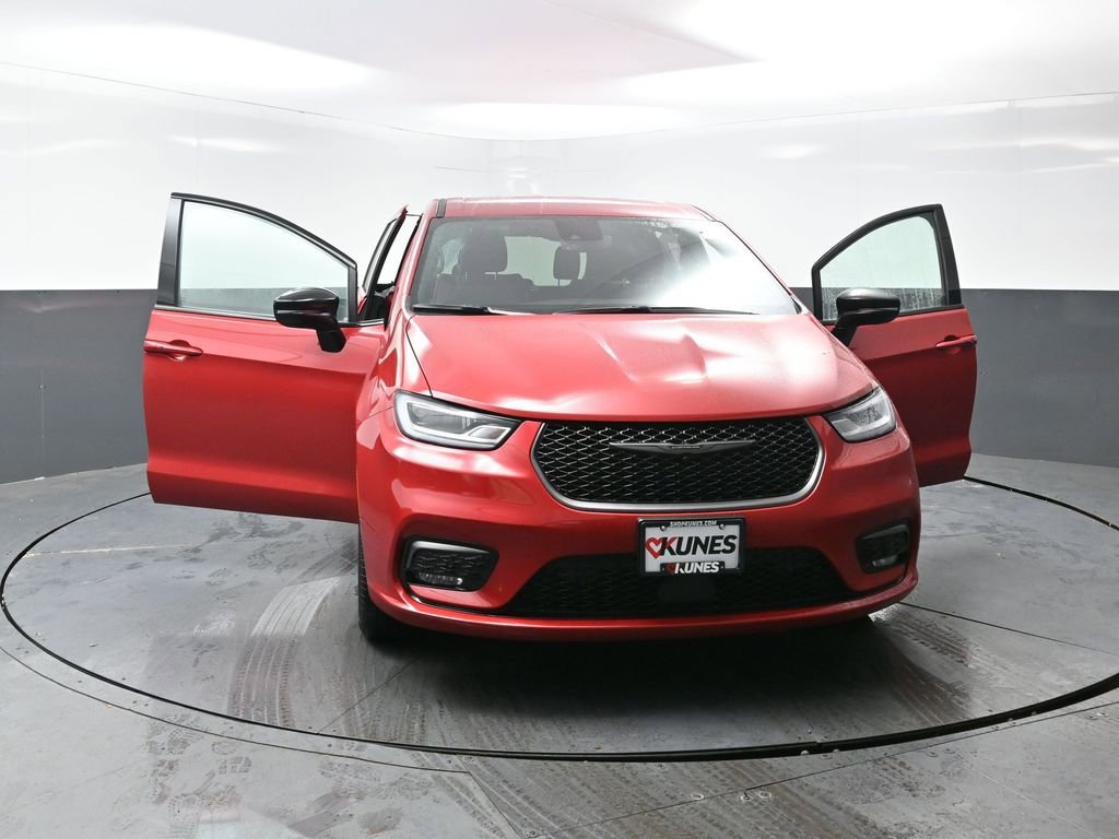 New 2026 Chrysler Pacifica Select FWD image 55