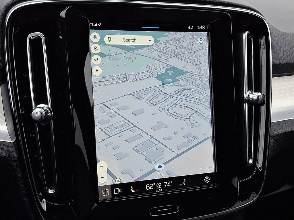 Used 2024 Volvo XC40 B5 Core AWD/4WD image 3