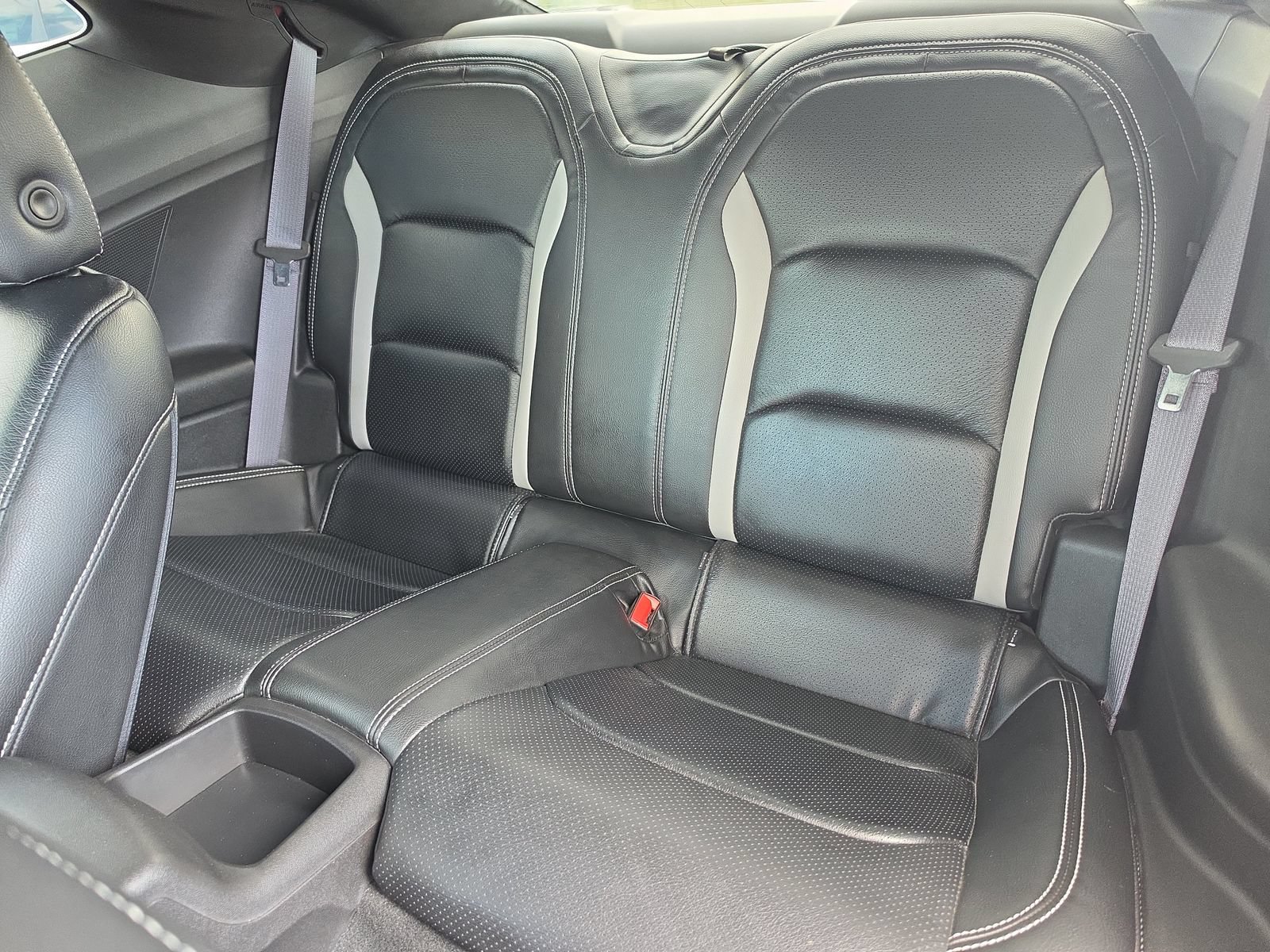 Used 2017 Chevrolet Camaro LT RWD image 11