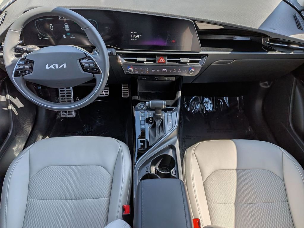 Used 2023 Kia Niro EX Touring image 27