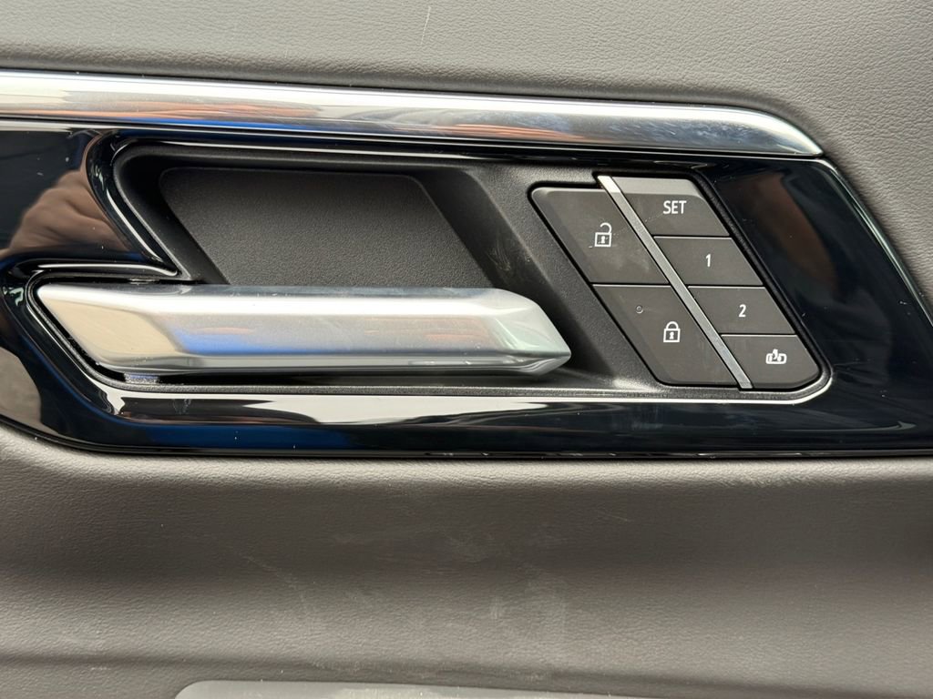 New 2026 Chevrolet Tahoe High Country w/ Sun And Tow Package image 18