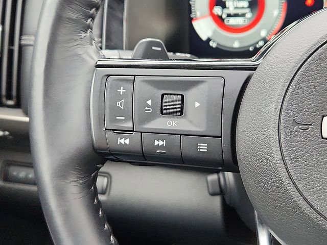 Used 2024 Nissan Pathfinder Platinum w/ Lighting Package (N93) AWD/4WD image 23