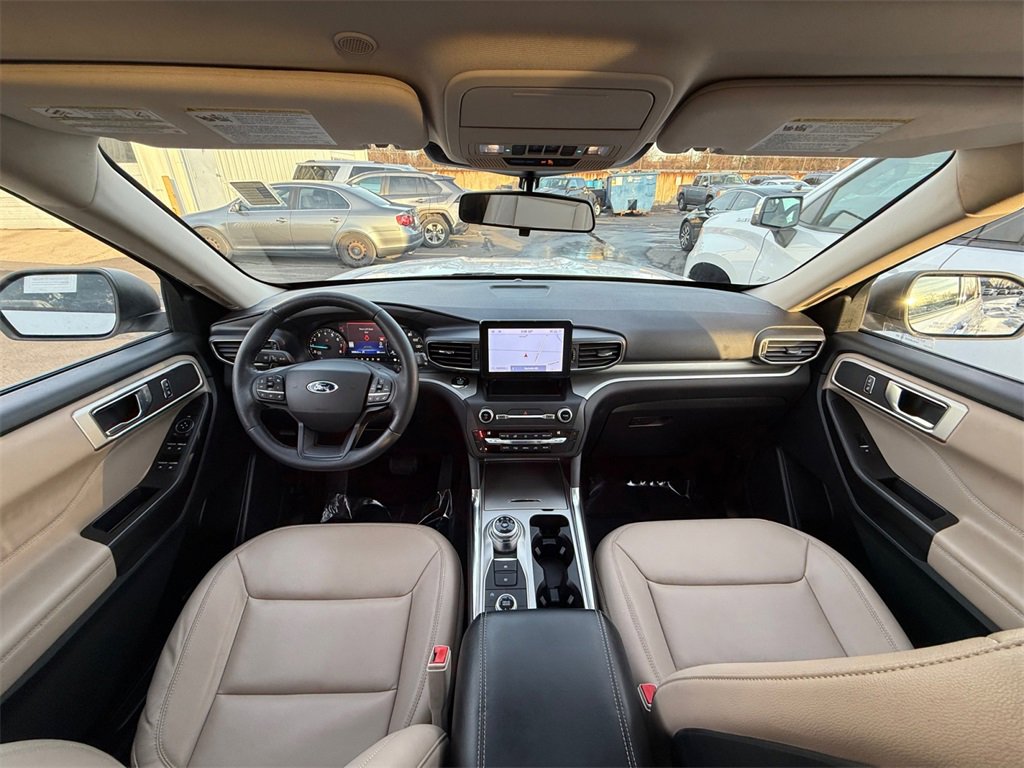 Used 2020 Ford Explorer XLT w/ Equipment Group 202A image 21