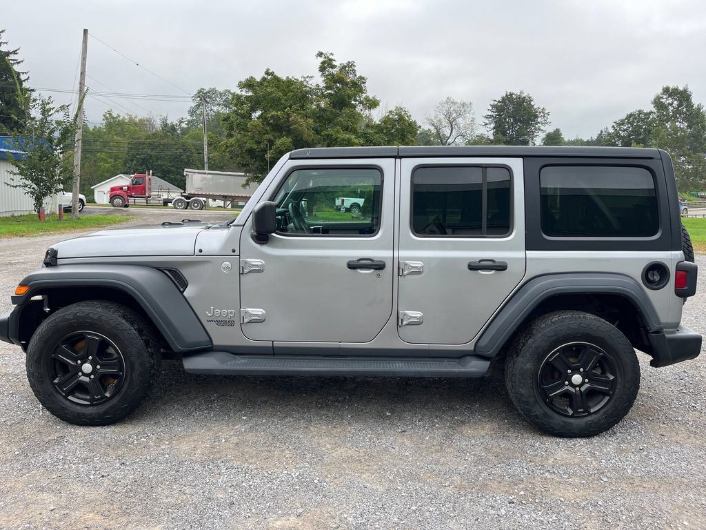 Used 2018 Jeep Wrangler Unlimited Sport S AWD/4WD image 9