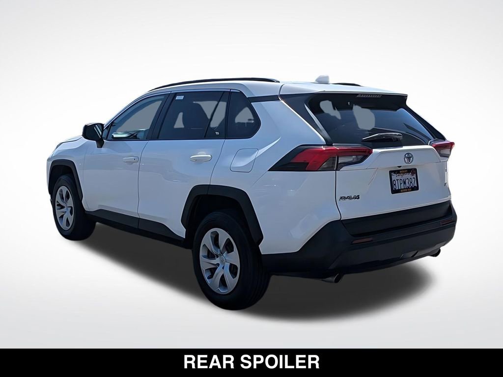 Used 2021 Toyota RAV4 LE FWD image 3