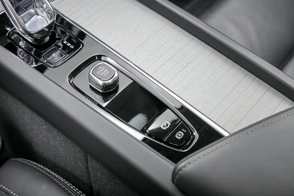 Certified 2024 Volvo V60 B5 Cross Country Ultimate image 19