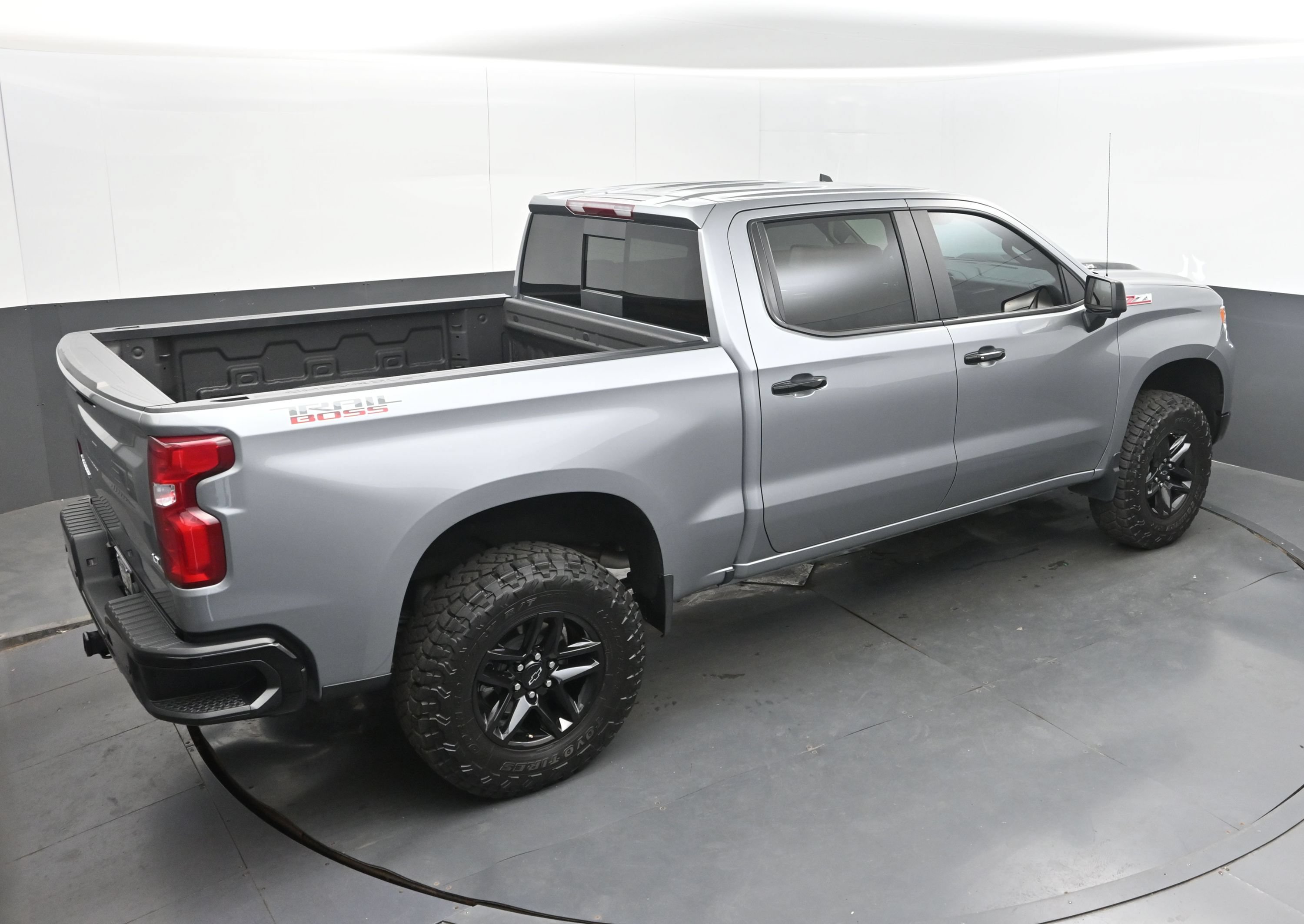 Used 2026 Chevrolet Silverado 1500 LT Trail Boss w/ LT Trail Boss Premium Package AWD/4WD image 36