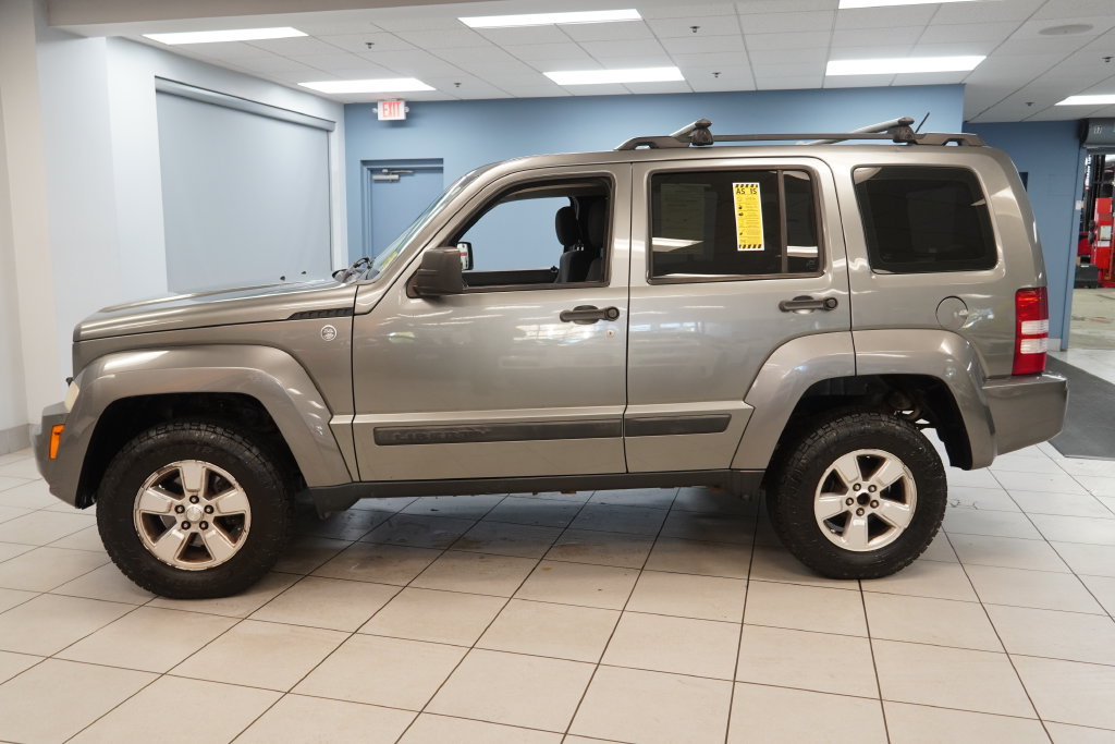 Used 2012 Jeep Liberty Sport AWD/4WD image 2