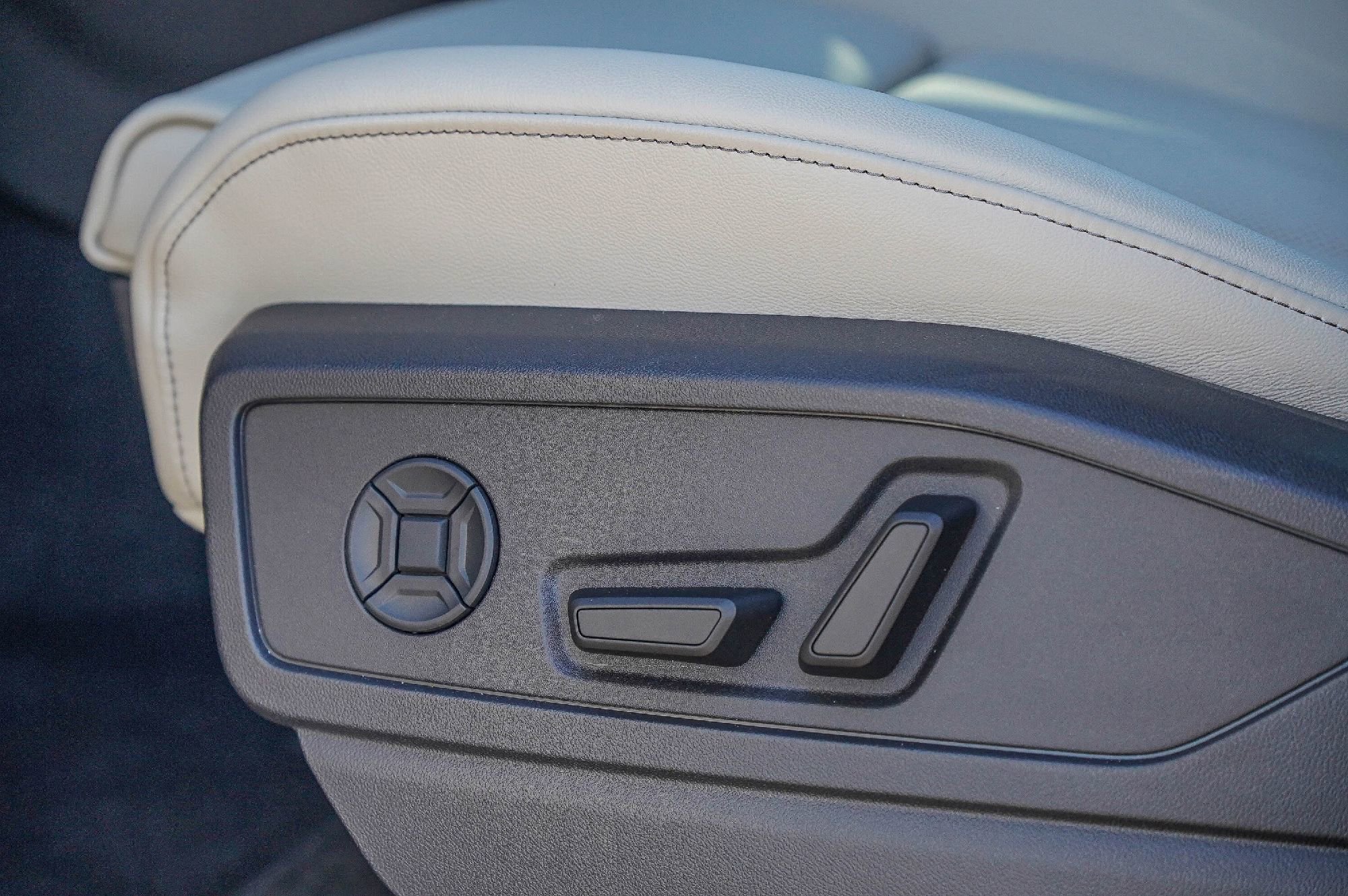 New 2025 Audi Q5 Premium Plus image 21