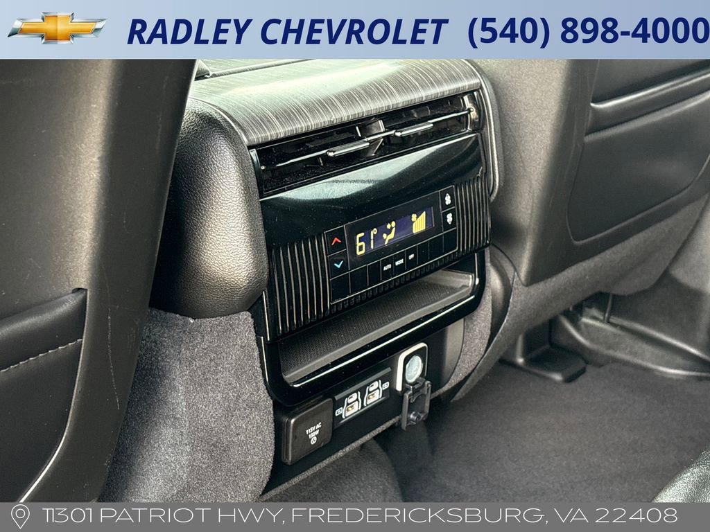 Used 2024 Jeep Wagoneer L Series II w/ Flexible Seating Group AWD/4WD image 23