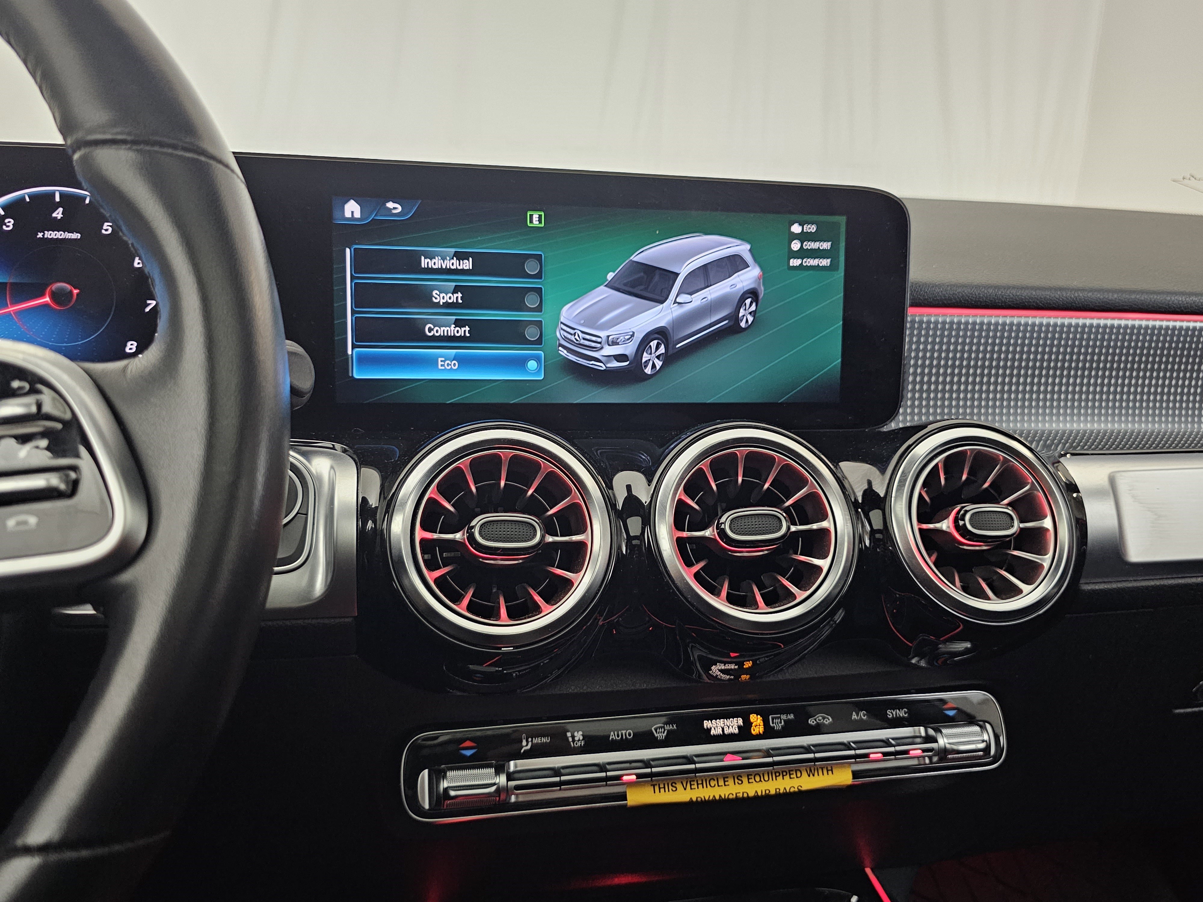 Certified 2022 Mercedes-Benz GLB 250 4MATIC image 25