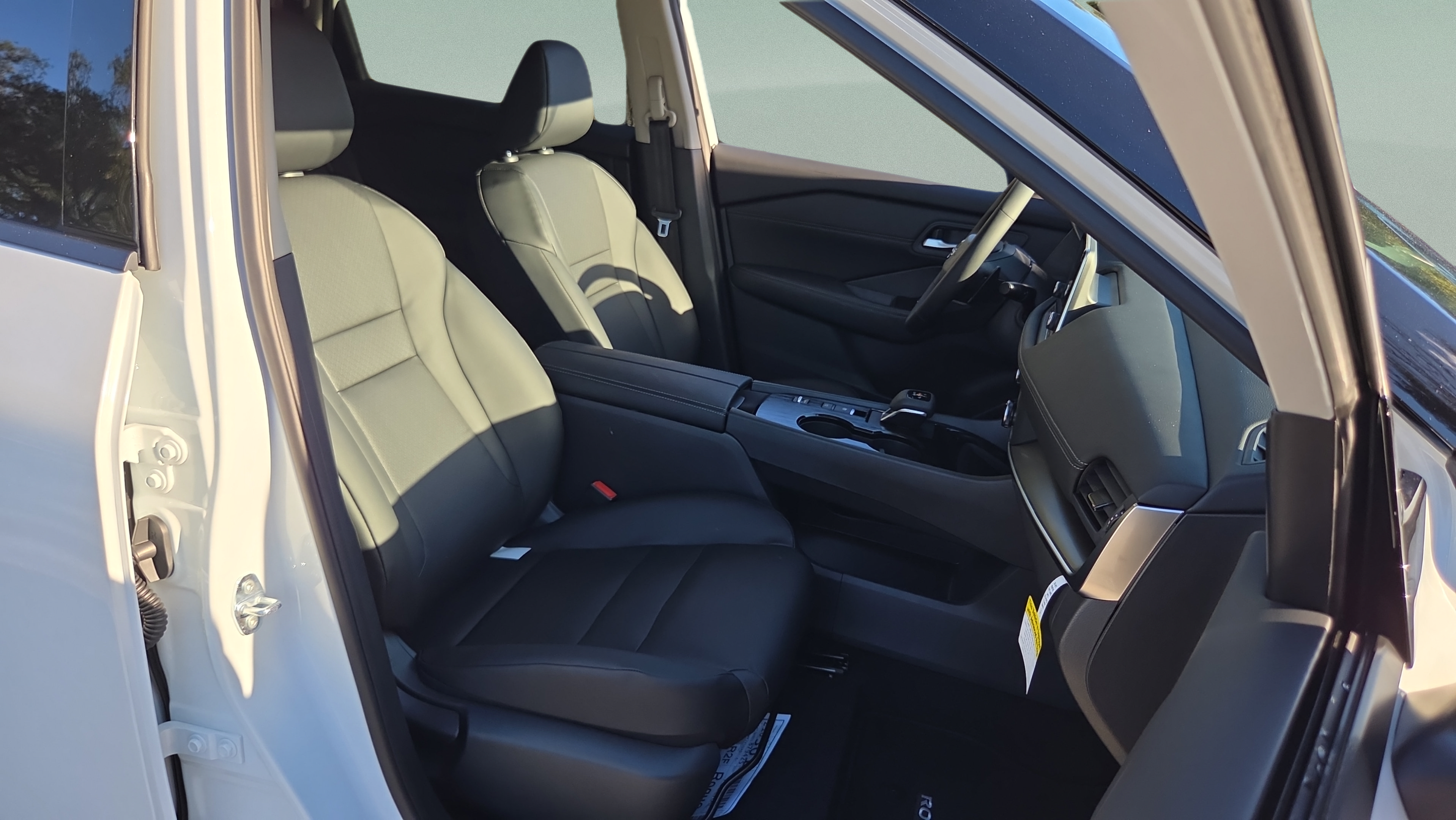 New 2026 Nissan Rogue Dark Armor FWD image 17