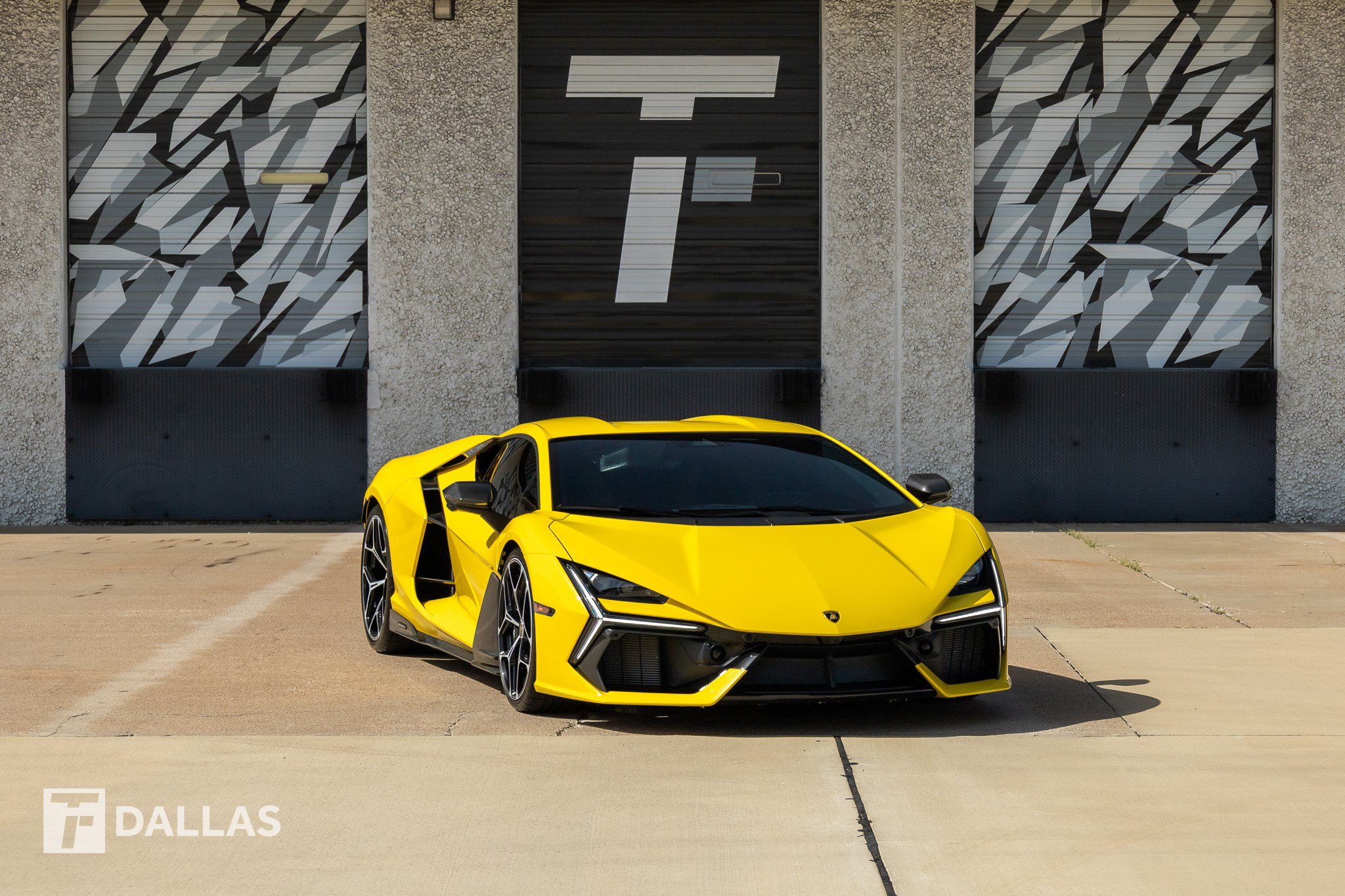 Used 2024 Lamborghini Revuelto AWD/4WD image 1