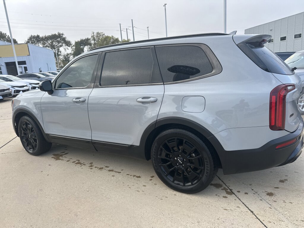 Used 2022 Kia Telluride SX w/ SX Prestige Package image 9