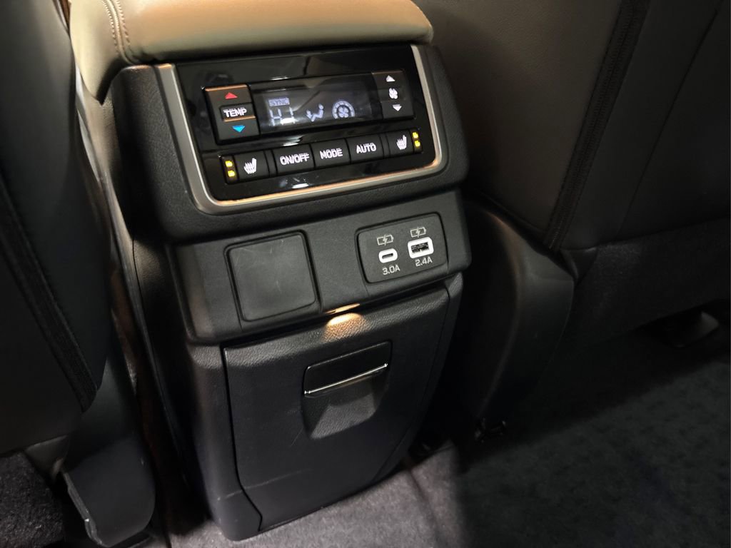 Used 2024 Subaru Ascent Limited w/ Technology Package image 36