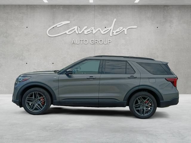 Used 2025 Ford Explorer ST-Line w/ ST-Line Street Pack AWD/4WD image 13