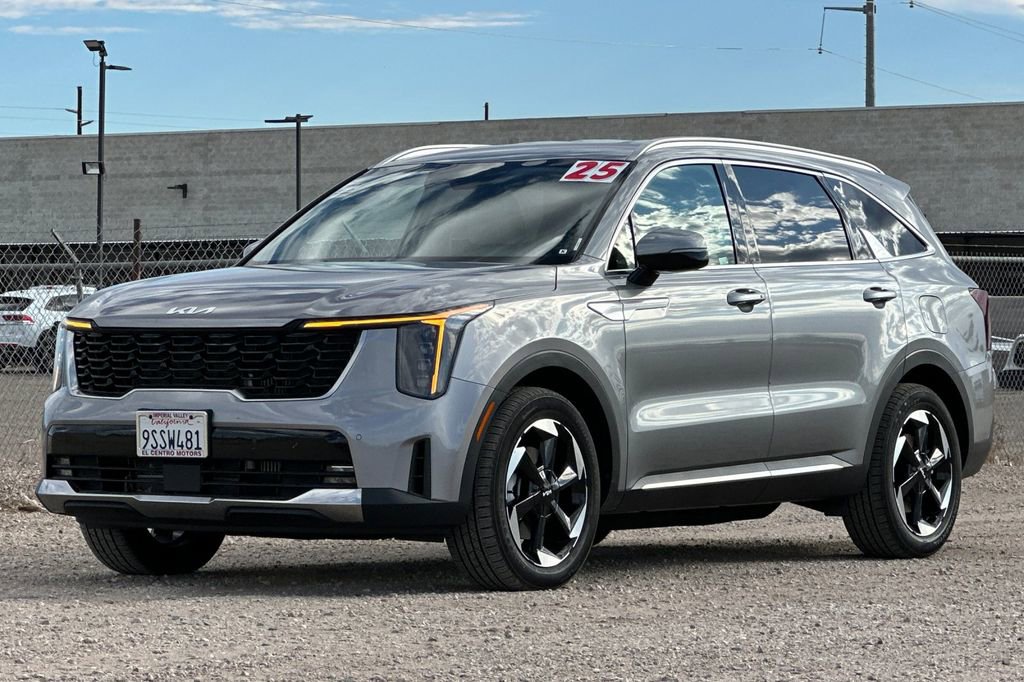 Used 2025 Kia Sorento EX image 9