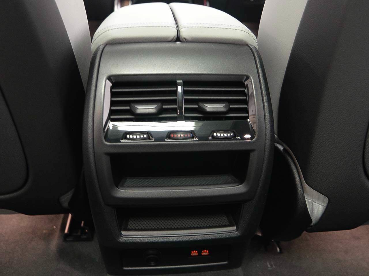 Used 2026 BMW X5 xDrive40i w/ Premium Package AWD/4WD image 10