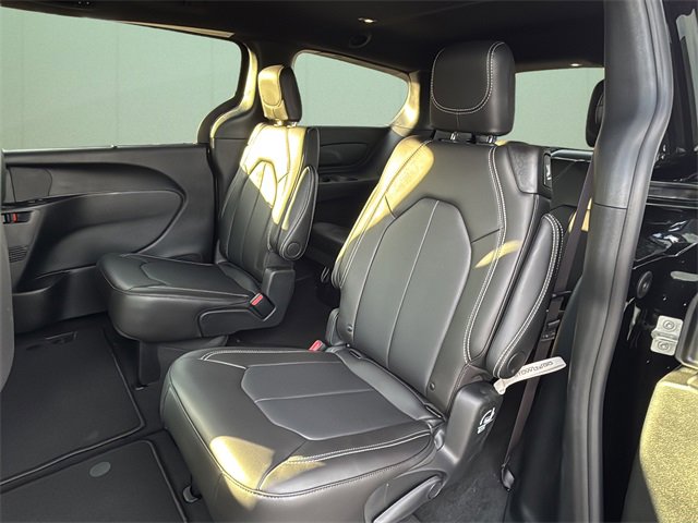 New 2026 Chrysler Pacifica Select image 20