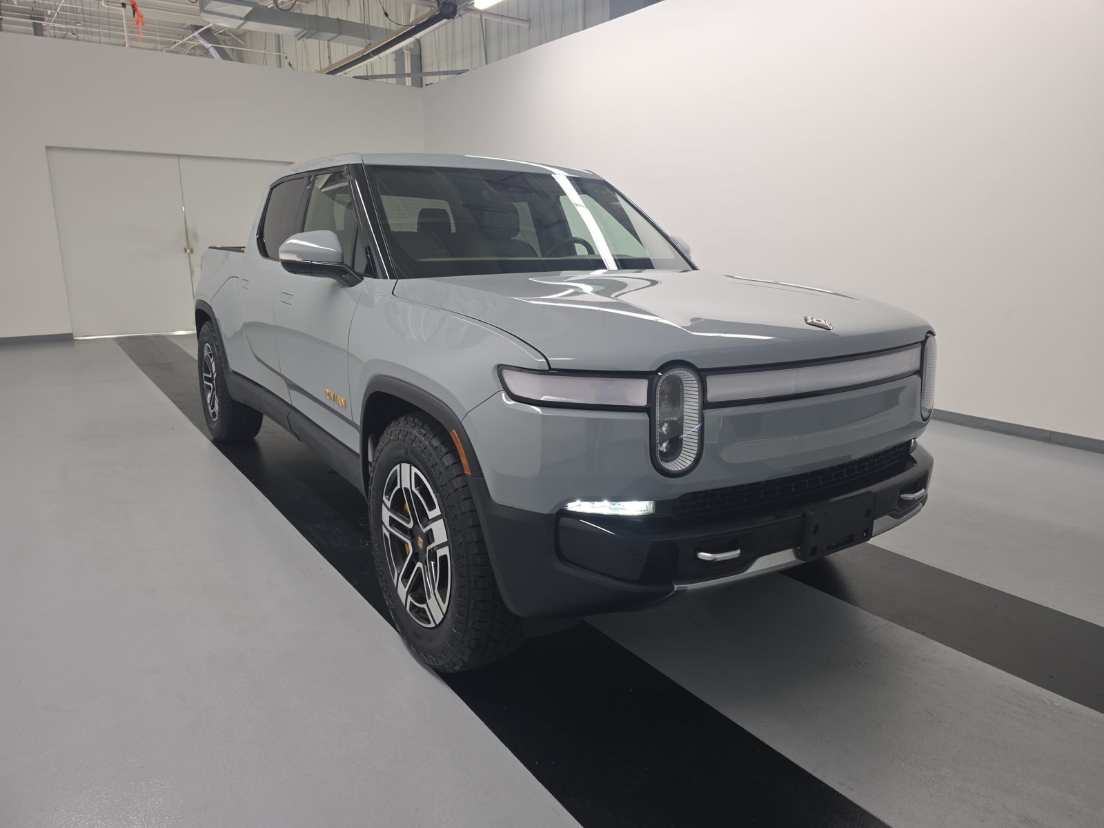 Used 2022 Rivian R1T Adventure AWD/4WD image 7