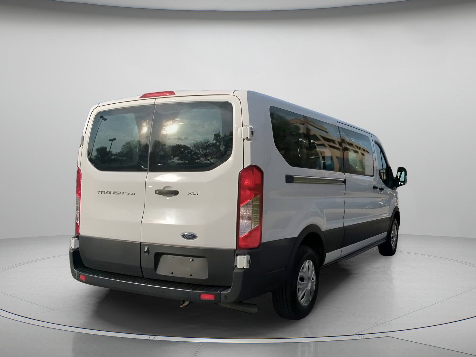 Certified 2022 Ford Transit 350 XLT image 26