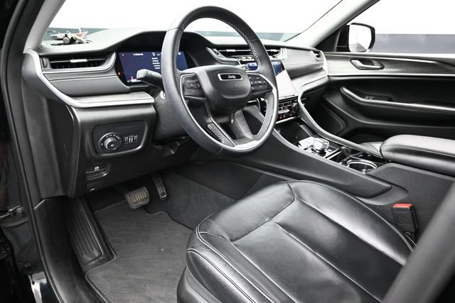 Used 2023 Jeep Grand Cherokee Limited w/ Black Appearance Package AWD/4WD image 22