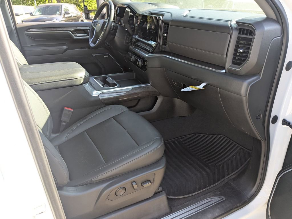 Used 2024 Chevrolet Silverado 2500 LTZ w/ LTZ Plus Package AWD/4WD image 39