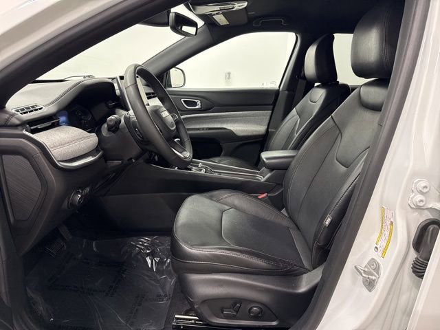 Used 2023 Jeep Compass Latitude image 14