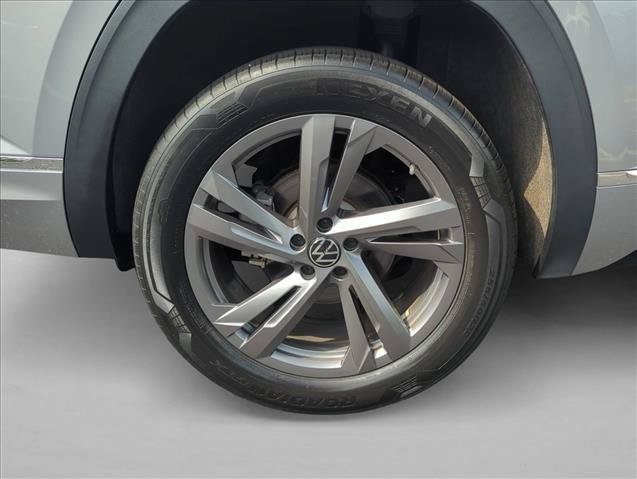 Used 2024 Volkswagen Atlas Cross Sport SEL R-Line AWD/4WD image 12